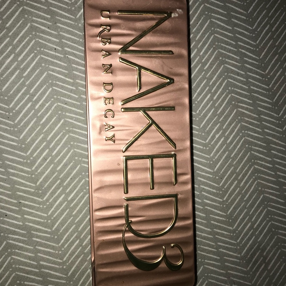 Urban Decay Naked 3 eyeshadow palette